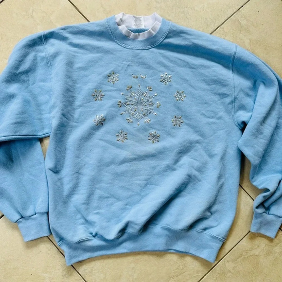 Jerzees Granny Snowflake Embellished Soft Cotton Sweatshirt Large - Picture 1 of 4